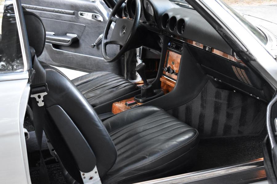 Интерьер Mercedes-Benz 280 SLC (C107) 1980 года  (EU) (фото 77 из 102)